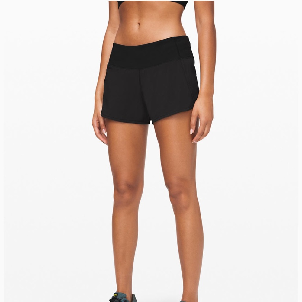 black lululemon shorts